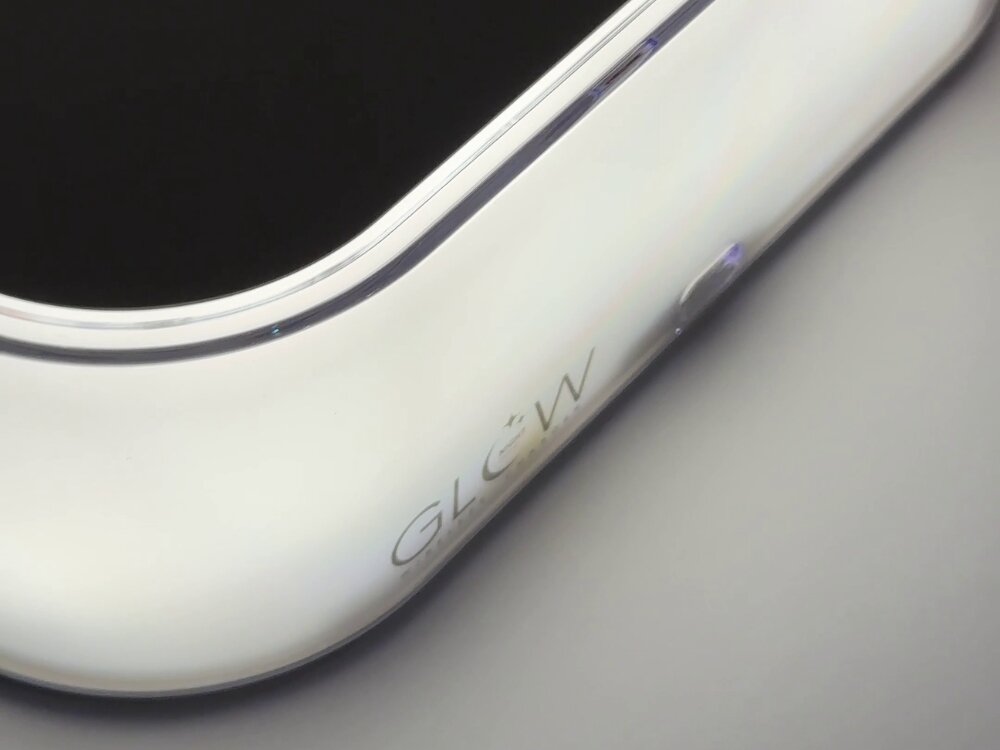 Lampka PROOVE Glow LED RGB
            lampka świecąca białym światłem kompaktowa obudowa delikatne kontury przezroczysty rant nowoczesny charakter