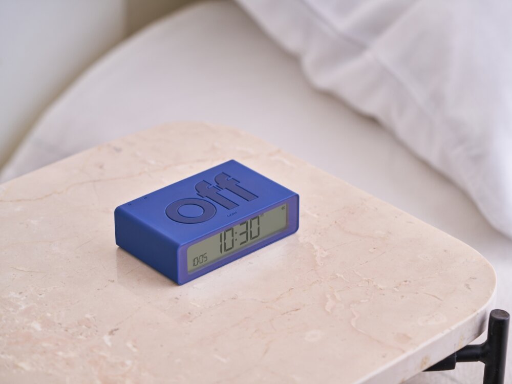 Budzik LEXON Flip Mini
            budzik na szafce akumulator bateria ładowanie usb-c żywotność