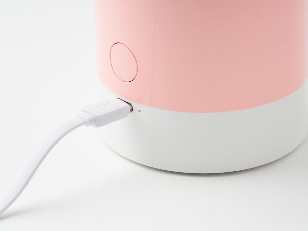 Lampka stołowa LEXON Orbe X Pantone LH88PT-LP Jasnoróżowy
            lampka ze wpiętym kablem do ładowania usb-c ładowanie odporność na zachlapania usb-c lekka konstrukcja tworzywo abs