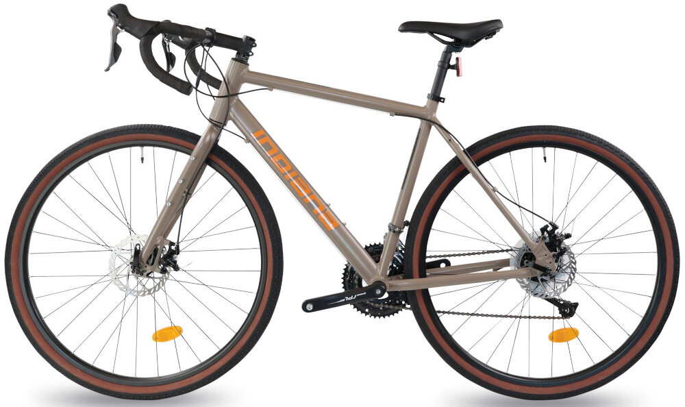 Rower gravel INDIANA Claris M22 28 cali męski Zielony zbliżenie na oponę rozmiar koła 28 cali szybkie rozpędzenie się bardzo cienkie i gładkie opony marki KENDA aluminiowe obręcze zachowanie regularnego kształtu kół stabilne trzymanie opony sprzęt do wyczynowego kolarstwa szybkiego regularne sprawdzanie ciśnienia powietrza wartość na bocznej części opony