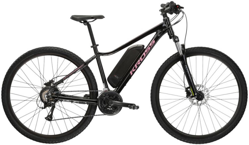 Rower elektryczny KROSS Lea Boost 522 D16 27.5 cala Czarno-różowy rower na białym tle widoczny z boku komfort jazdy odpowiednią kontrolę nad rowerem 16-calowa aluminiowa rama lekki zwinny łatwo go podnieść odporność na korozję kalkulator rozmiaru ramy odpowiednio dobrany rozmiar ramy wzrost mierzony w zrelaksowanej pozycji typ roweru dla osób o wzroście od 158 do 165 cm