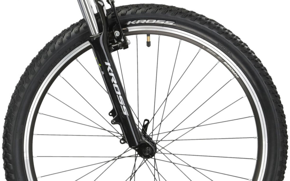 Rower górski MTB KROSS Hexagon 1.0 M19 26 cali męski Niebiesko-srebrny zbliżenie na oponę rozmiar koła 26 cali łatwe pokonywanie przeszkód duży kontakt koła z podłożem szerokie opony marki WANDA dobra przyczepność aluminiowe obręcze zachowanie regularnego kształtu kół stabilne trzymanie opony bezpieczna i komfortowa jazda regularne sprawdzanie ciśnienia powietrza wartość na bocznej części opony