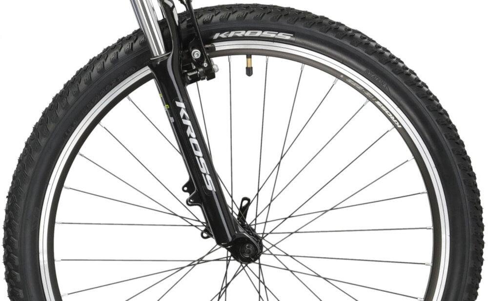 Rower górski MTB KROSS Hexagon 1.0 M17 26 cali męski Niebiesko-srebrny zbliżenie na oponę rozmiar koła 26 cali łatwe pokonywanie przeszkód duży kontakt koła z podłożem szerokie opony marki WANDA dobra przyczepność aluminiowe obręcze zachowanie regularnego kształtu kół stabilne trzymanie opony bezpieczna i komfortowa jazda regularne sprawdzanie ciśnienia powietrza wartość na bocznej części opony