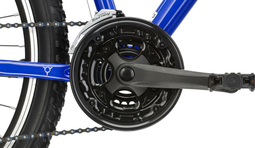 Rower górski MTB KROSS Hexagon 1.0 M17 26 cali męski Niebiesko-srebrny zbliżenie na kasetę kaseta SHIMANO TZ500 14-28T korba marki WHEEL TOP typu 24-34-42T x 170 mm sprawny układ napędowy optymalne rozmieszczenie zębatek w kasecie Optymalne rozmieszczenie zębatek w kasecie płynna i lekka zmiana biegów minimalizują hałas i zużycie łańcucha