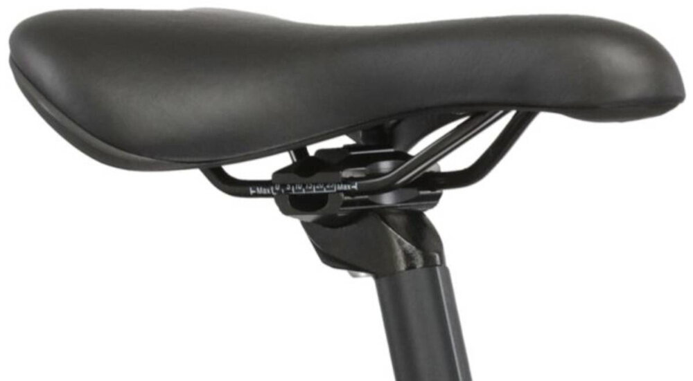 Rower górski MTB KROSS Hexagon 1.0 M17 26 cali męski Niebiesko-srebrny siodełko na białym tle aluminiowa sztyca siodełka KROSS o długości 75 mm i średnicy 31,8 mm z kątem nachylenia 7° ergonomiczne siodełko typu MTB stabilne osadzenie siodełka wygodna pozycja bezpieczna i wygodna jazda