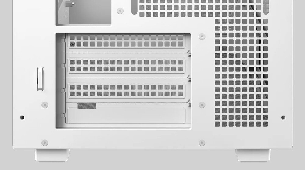 Obudowa DEEPCOOL CH260 widok na tylną część obudowy z czterema poziomymi slotami na karty rozszerzeń oraz perforowaną strukturą odprowadzającą ciepło