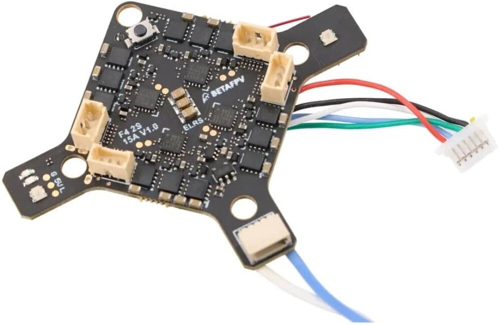 Kontroler BETAFPV F4 1S AIO Brushless Flight Controller 12A -SPI ELRS 2.4G Czarna płytka elektroniczna w kształcie krzyża z przylutowanymi niebieskimi i białymi przewodami zasilającymi oraz wiązką cienkich kolorowych kabli sygnałowych