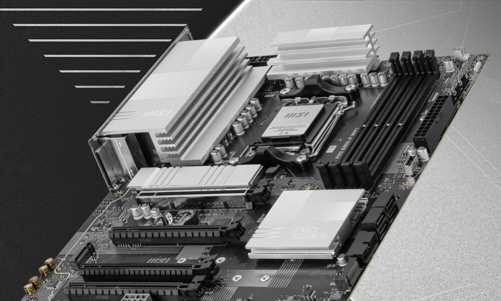 Komputer MAD DOG BQ500FX-A16DR32 Płyta główna w kolorystyce czarno-srebrnej z dużymi radiatorami i licznymi złączami. Zdjęcie ukazuje konstrukcję i układ komponentów, płyta główna, układ zasilania, system chłodzenia, łączność Wi-Fi 7