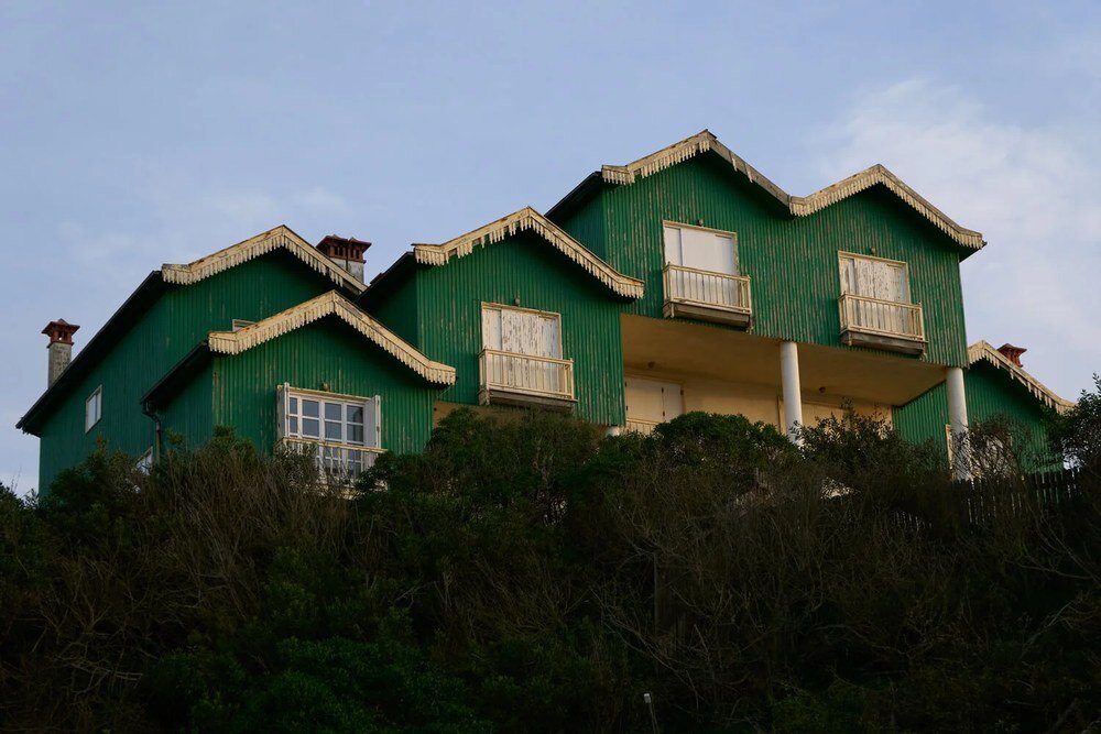 Obiektyw SIGMA 16-300 mm f-3.5-6.7 DC OS, stabilizacja optyczna OS2, zdjęcia z ręki