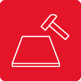 Czerwona ikona z białym symbolem młotka uderzającego w powierzchnię.