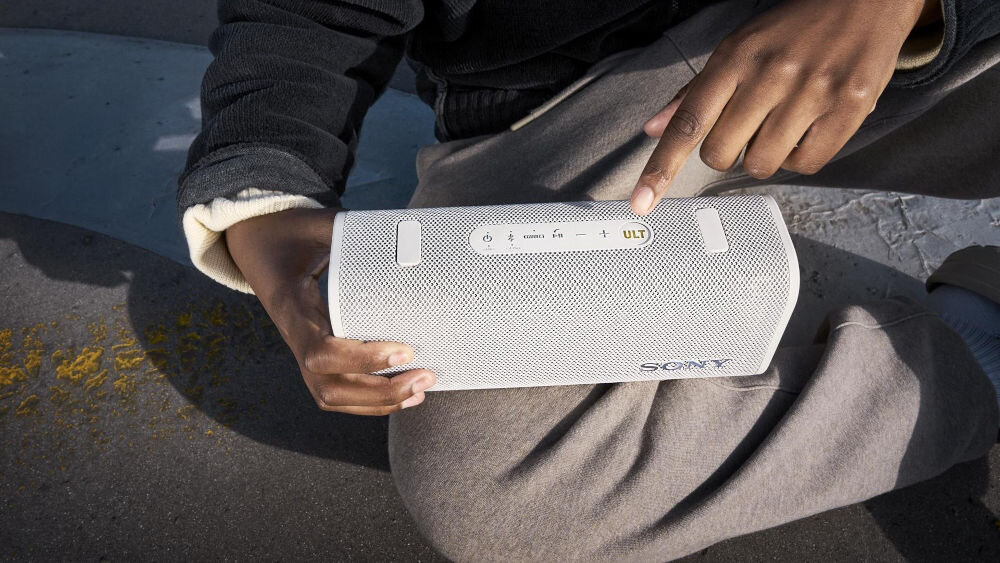 Głośnik mobilny SONY ULT Field 3 sterowanie panelem sterowania funckja ult dźwięk ULT POWER SOUND mocne basy dźwięk