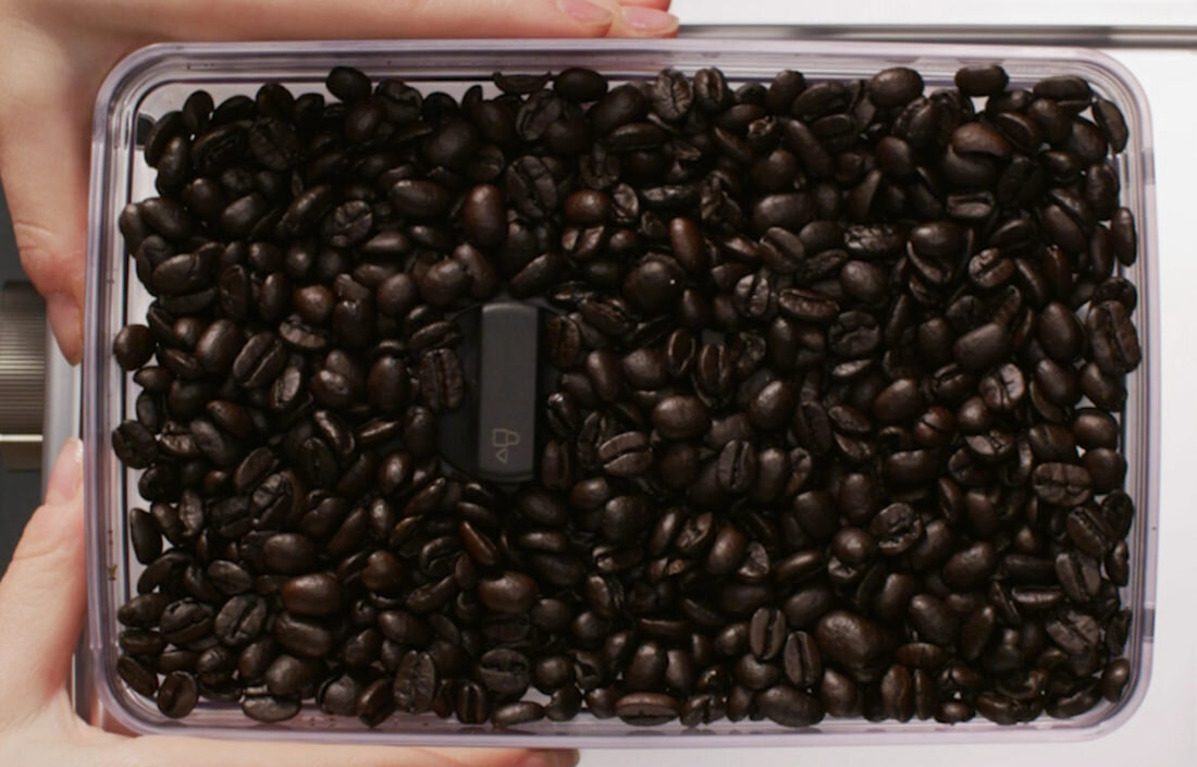 Pojemnik na kawę KITCHENAID KESRBHS wygląd design prezentacja wizualizacja tło Wygodne przechowywanie