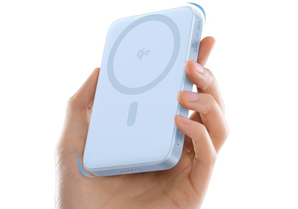 Powerbank Baseus PicoGo Qi2 w dłoni