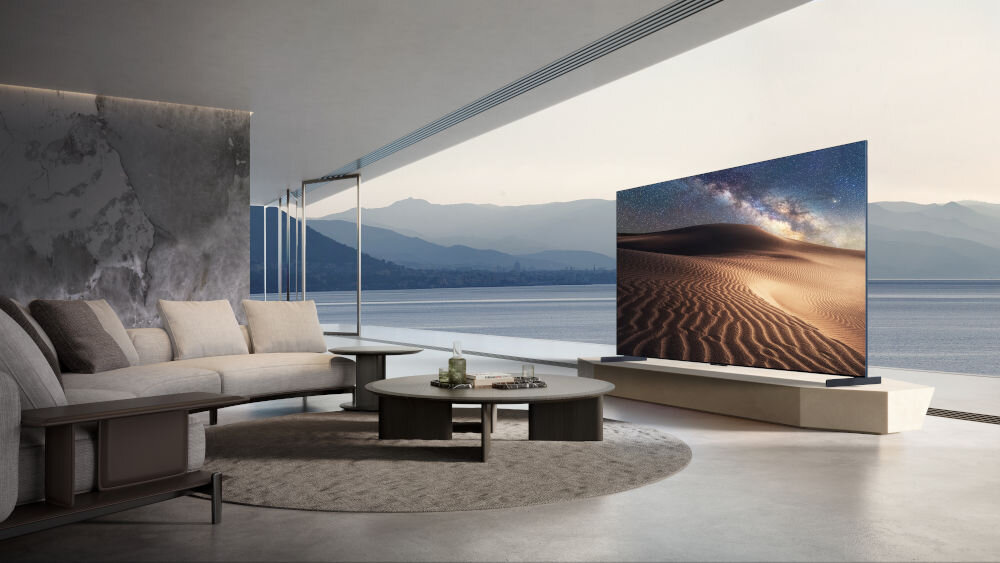 Telewizor TCL 98X11K - Elegancka forma, telewizor stojący na komodzie w salonie