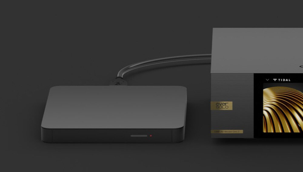 Streamer odtwarzacz sieciowy EVERSOLO DMP-A6 Master Edition Gen 2 - Obsługa napędu USB CD-ROM, napęd usb cd-rom obok urządzenia na ciemnym tle