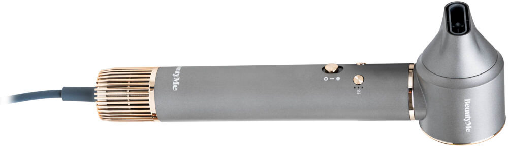 Suszarko-lokówka BEAUTYME AS950 Prezentacja funkcji jonizacji w suszarko-lokówce Beautyme. Porównanie pokazuje włosy przed stylizacją (puszące się i matowe) oraz po użyciu urządzenia (wygładzone, lśniące i miękkie).