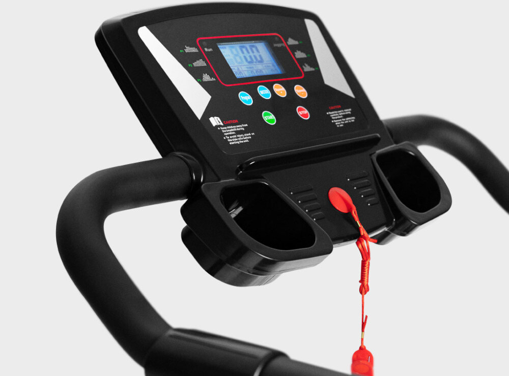 Bieżnia elektryczna ATHLER Impala 30 1118W 12km-h zbliżenie na wyświetlacz wielofunkcyjny komputer z podświetlanym wyświetlaczem kontrola parametrów treningu regulacja kąta nachylenia wyświetlacza użytkownik może w czasie rzeczywistym śledzić swoje parametry treningu