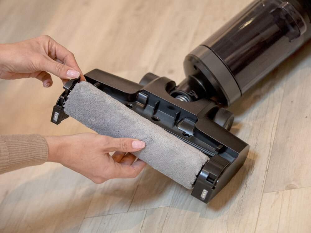 Odkurzacz HISENSE HFC433170A tryb pochłaniania wody do pomieszczeń mokrych zwiększona moc ssania