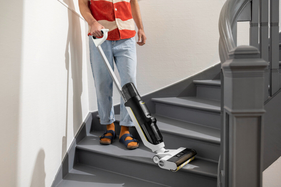 Mop elektryczny KARCHER FCV 3 Natural EU 1.056-122.0 waga wymiary łatwo przenosić i przechowywać Zintegrowany stojak wygodne ładowanie przechowywanie akcesoriów