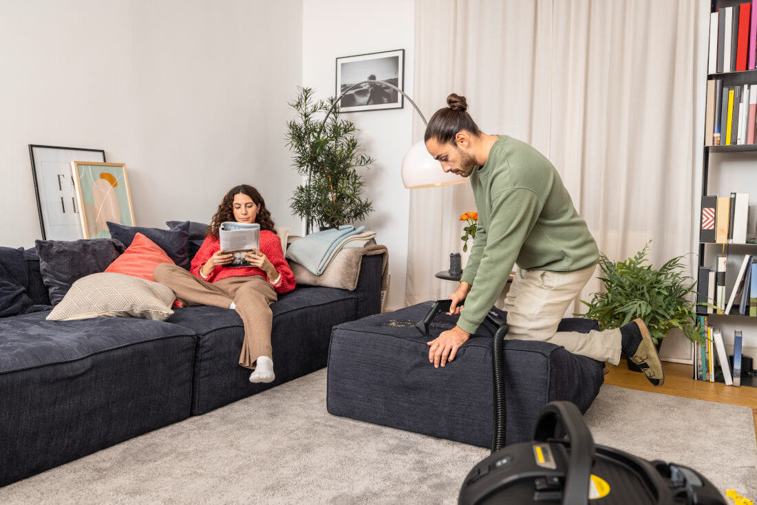 Odkurzacz piorący KARCHER SE 4 N1 1.081-155.0 Trzy funkcje 3 w 1 odkurzanie na sucho, odkurzanie na mokro i czyszczenie natryskowe oszczędzasz czas i energię