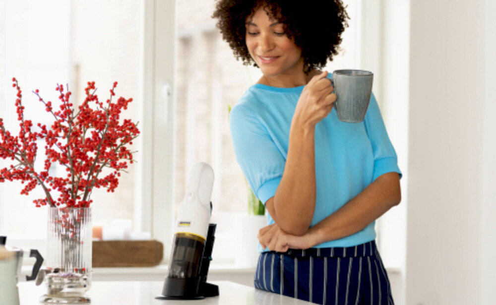 Odkurzacz KARCHER CVH 3 Plus Filter EU 1.198-356.0 Praktyczna stacja Stacja ładująca funkcja organizera Przechowuje akcesoria i zapasowe filtry porządek sprzątanie