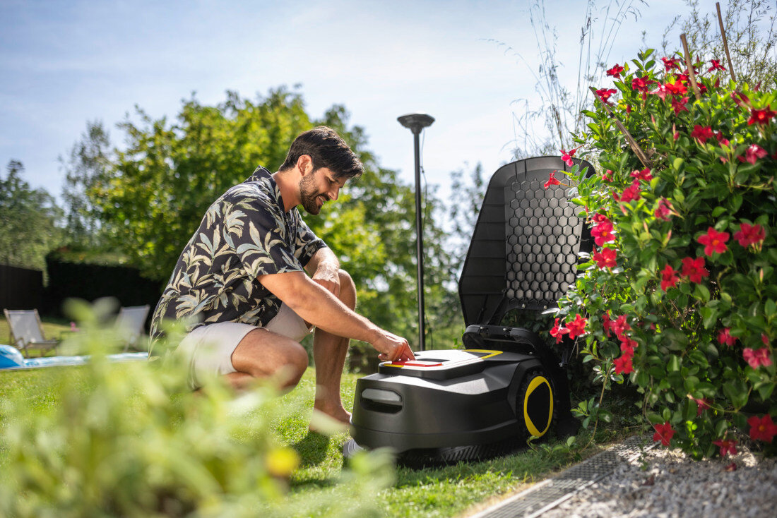 Garaż dla robota koszącego KARCHER RCX 2.269-703.0 zdjęcie lifestyle Stabilne mocowanie dopasowanie kompatybilność przeznaczenie