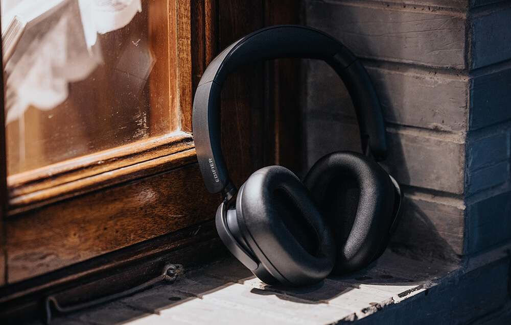 Słuchawki bezprzewodowe EDIFIER ES850NB ANC czarne Hi-Res Audio 40 mm przetworniki, słuchawki nauszne oparte o okno