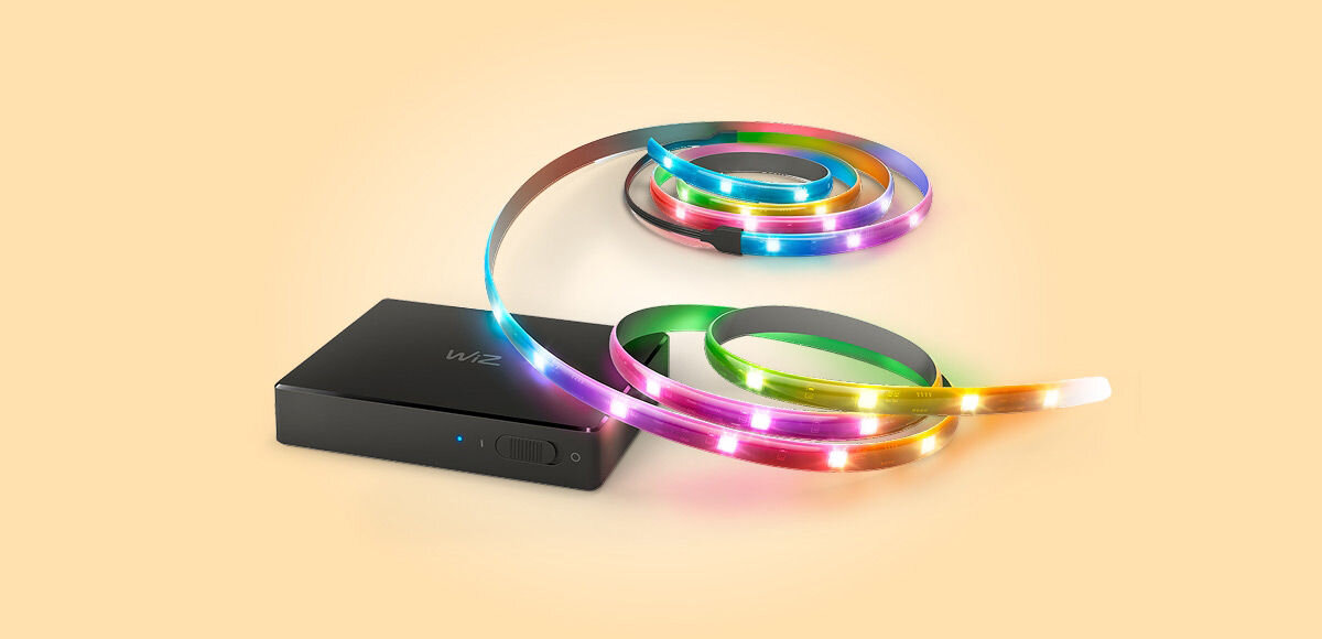 Taśma LED WIZ Sync Box do TV 55 - 65 2.6 m Wi-Fi, Co w zestawie?, Taśma LED WIZ leży rozpakowana na ziemi