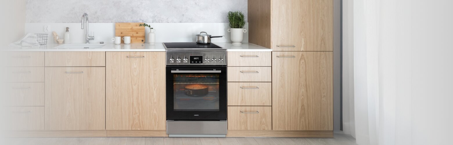 Kuchnia indukcyjna z termoobiegiem MPM-55-KEI-38 w zabudowie kuchennej.