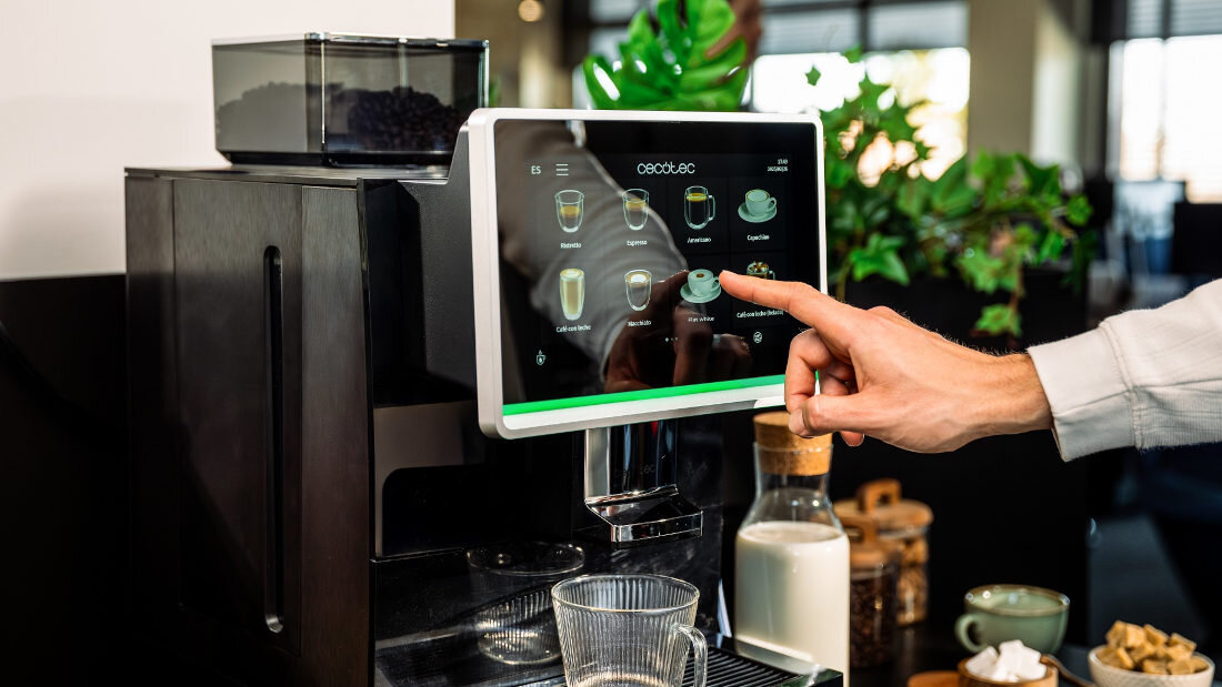 Ekspres CECOTEC Cremmaet Coffice Intuicyjna obsługa dotykowa duży ekran powłoka antyodciskowa napój jedno dotknięcie prosta nawigacja obsługa