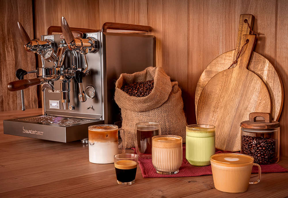 Ekspres CECOTEC Baristeo Excelsa Oszczędność czasu Profesjonalne, oddzielne dysze do pary i wody espresso i spienić mleko jednocześnie serwowanie napoje mleczne cappuccino czy latte