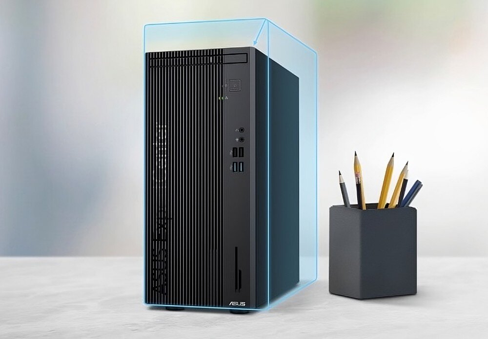 Komputer ASUS ExpertCenter D501MER-514500152X Komputer stacjonarny ustawiony na biurku obok pojemnika z ołówkami, otoczony przezroczystym konturem podkreślającym jego kompaktowe wymiary, obudowa, wielkość