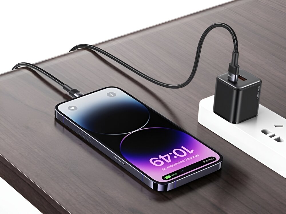 Kabel USAMS US-SJ729
kabel podłączony do telefonu i adaptera usbc lightning przewód