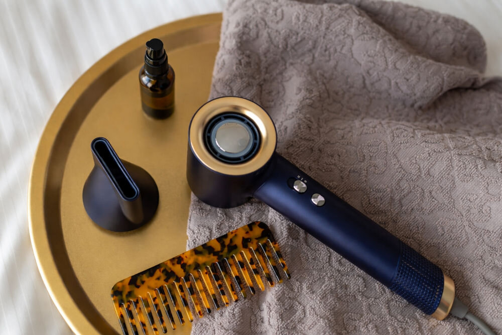 Suszarka INOLY Jet Dry Midnight Blue  1800W Efektywne suszenie włosów wygląd design wizualizacja prezentacja 