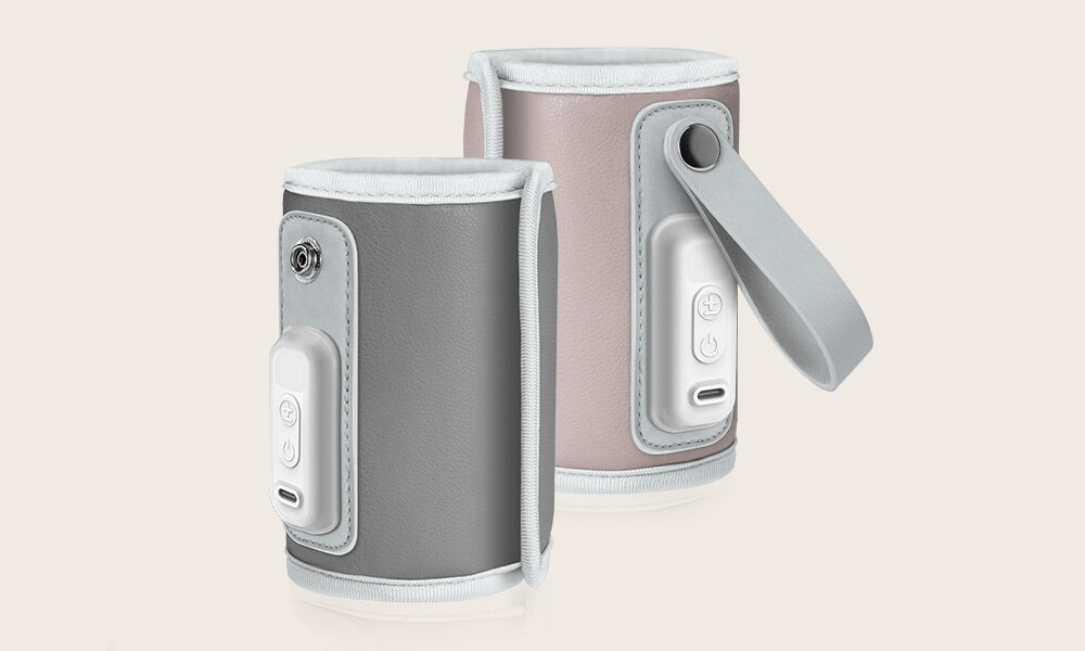 Dwa podgrzewacze do butelek w kolorach szarym i różowym z białymi elementami. Na jednym z nich widoczny jest panel z przyciskami i portem USB.