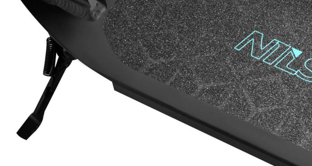 Hulajnoga NILS EXTREME HM124T Turkusowy zbliżenie na stopkę aktywny tryb życia sprawne przemieszczanie się regulowana kierownica duże kółka lekka konstrukcja możliwość składania rekreacja funkcjonalność komfortowa i bezpieczna jazda składana stopka wytrzymała nóżka w centralnym punkcie ciężkości