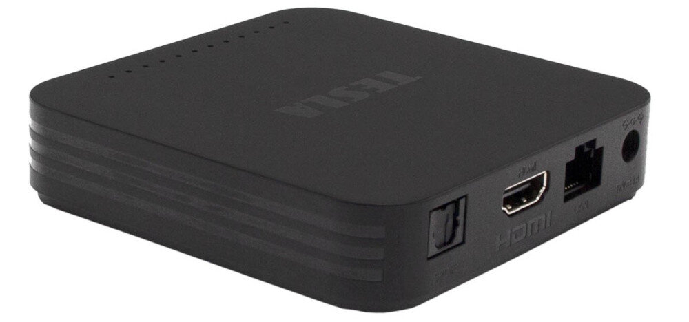 Odtwarzacz multimedialny 4K TESLA MediaBox XG500 czterordzeniowy procesor 2GB RAM płynność działania, odtwarzacz po skosie na białym tle