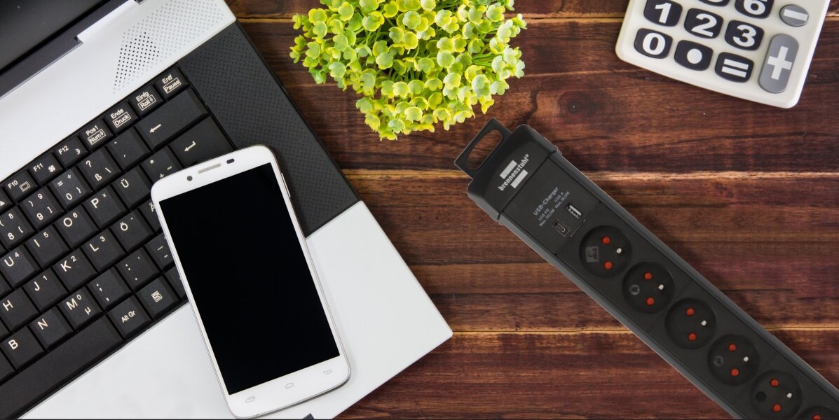 Listwa BRENNENSTUHL Premium-Line 6GN (3 m) Czarny, prąd, zasilanie, Bezpieczne, ładowanie, na blacie listwa, laptop, telefon, kalkulator