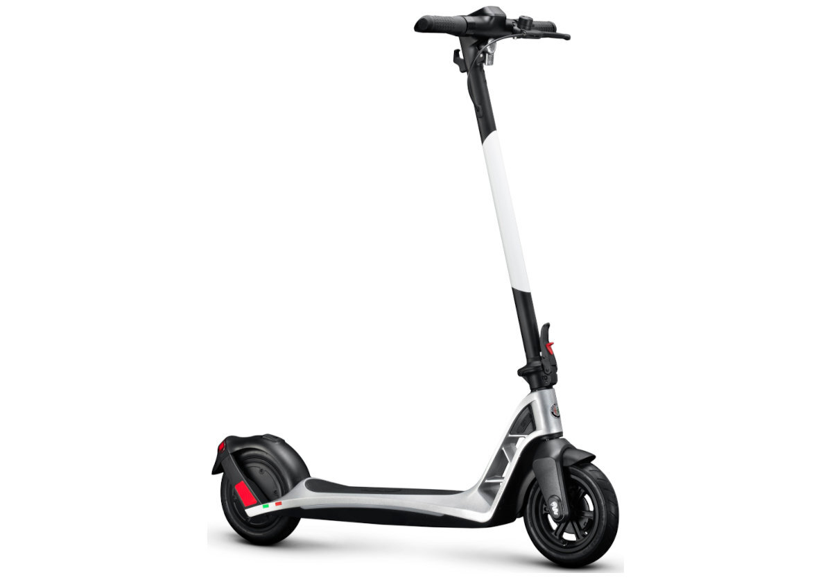 Hulajnoga elektryczna ALFA ROMEO Aro 2022 Biały zawartosc zestawu