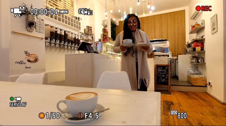 Canon PowerShot V1 autofocus rozpoznawanie ludzi i zwierząt matryca 1,4 cala obiektyw szerokokątny