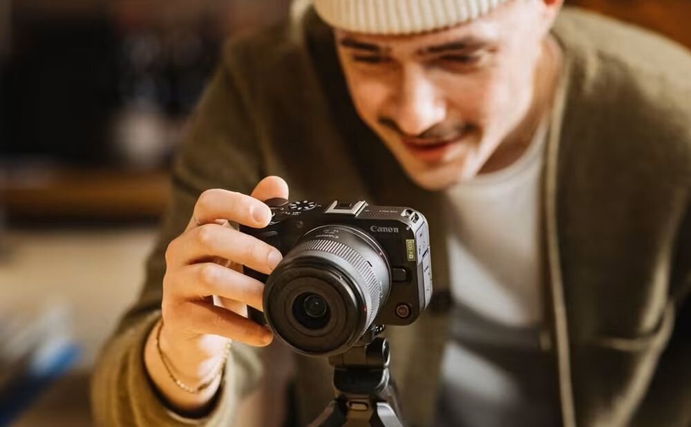 Canon RF-S 14-30 mm f-4.0-6.3 IS STM PZ zasilany zoom płynne przejścia wideo