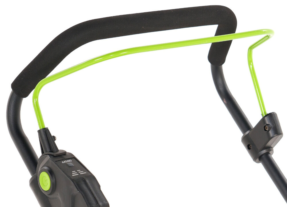 Kosiarka akumulatorowa NAC LB40-43-2B40-S zbliżenie na uchwyt komfortowy uchwyt miękkie wykończenie pewny chwyt chroni dłonie przed odciskami i otarciami uchwyt można złożyć