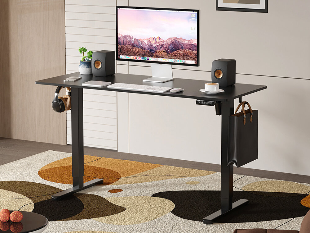 Biurko LVN SYSTEM Control Lite 140 LV1713 Czarny prezentacja biurka w pokoju w codziennym użytkowaniu