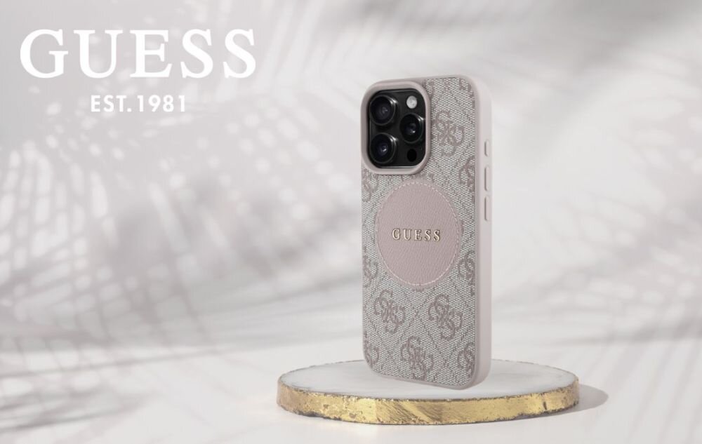 Etui GUESS 4G Circle Classic Logo MagSafe do Apple iPhone 16 Pro Max Różowy smartfon w etui na postumencie, logo marki w tle