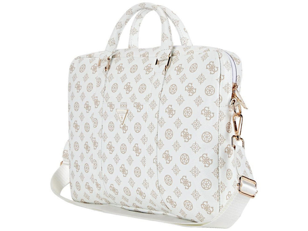 Torba GUESS 4G Peony Front Pocket Zipper Triangle Logo 16 cali Biały uchwyt wymiary komfort bagaż białe tło torba stoi bokiem czarna we wzory pasek uchwyt regulowany pasek na ramię komfort noszenia podczas podróży służbowych wakacyjnych wyjazdów na licencji marki GUESS