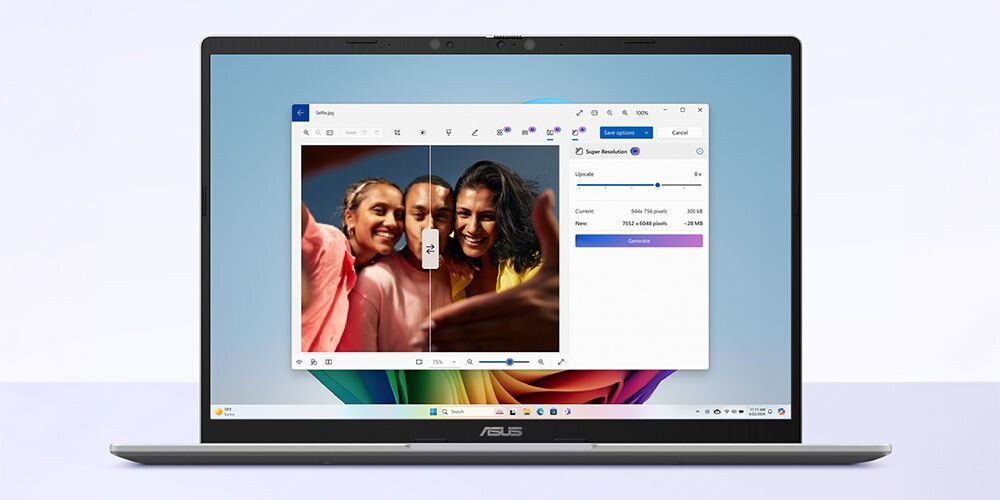 Laptop ASUS VivoBook 14 z otwartą aplikacją do edycji wideo pokazującą radosne kobiety na nagraniu oraz panel ustawień Super Resolution z opcjami ulepszania jakości obrazu - Funkcje ulepszenia wideo