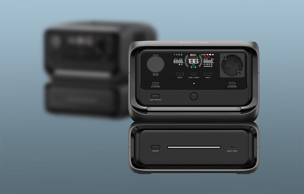 Stacja zasilania ECOFLOW River 3 Max 572 Wh Bank energii, Zasilaj wiele urządzeń na raz, Stacja pokaza na pierwszym planie od frontu na wprost, w tle na drugim planie od frontu prawo skos