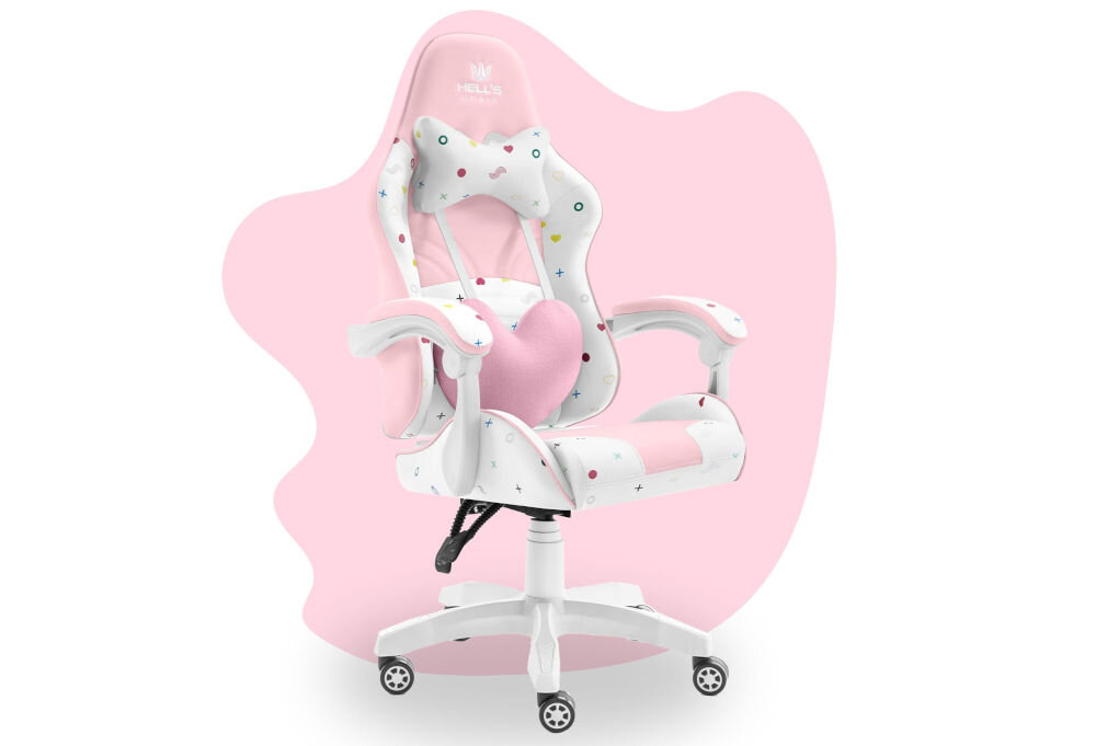 Fotel gamingowy w kolorach różowym i białym z kolorowymi wzorami, posiada poduszkę w kształcie serca oraz logo \'HELL\'S CHAIR\' na zagłówku. Fotel ma kółka i regulowane podłokietniki.