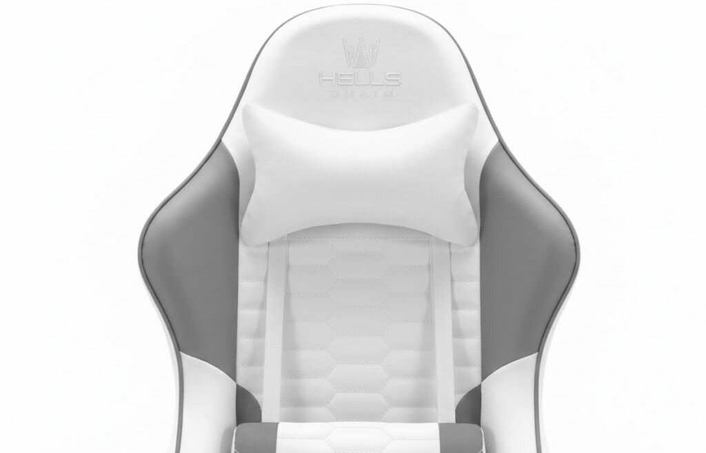 Fotel HELL'S CHAIR HC-1000 Ekoskóra Szaro-biały zbliżenie na oparcie i napis z marką jasne tło szerokie zastosowanie rozrywka nauka praca ergonomia partner do zadań specjalnych
