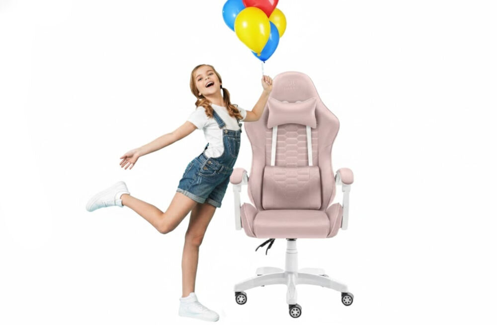 Fotel HELL'S CHAIR HC-1000 Kids Różowy prezentacja fotela od przodu na białym tle obok dziecko z balonami wzrost optymalne dopasowanie podparcie ciała komfort